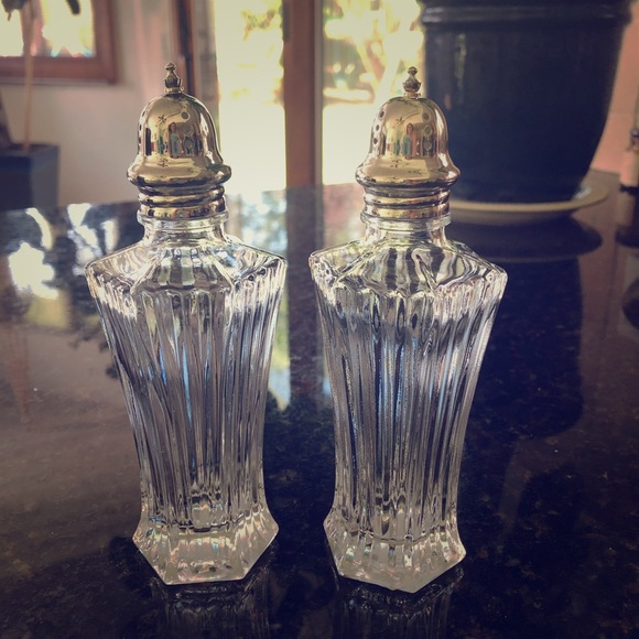 Mikasa NEW! Salt andPepper Shakers lowest offer. - Picture 1 of 4